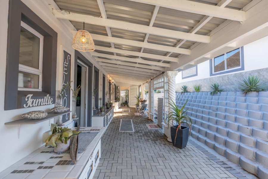 4 Bedroom Property for Sale in Cannon Rocks Eastern Cape